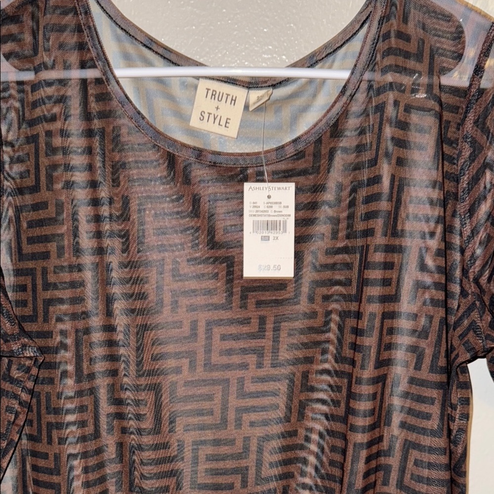 Truth + Style Geometric Top - Picture 3 of 7